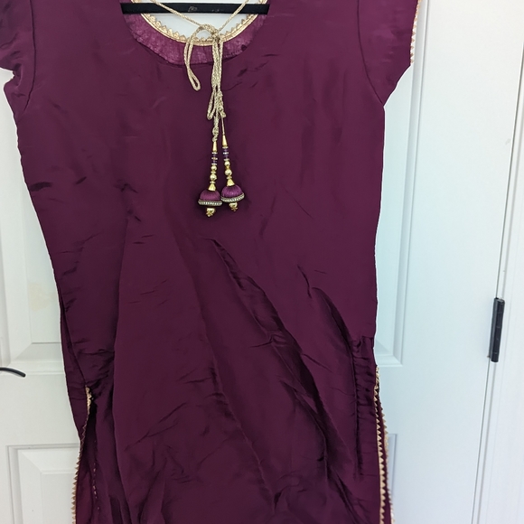 Indian 3 piece Patiala suit with dupatta. - Picture 3 of 5
